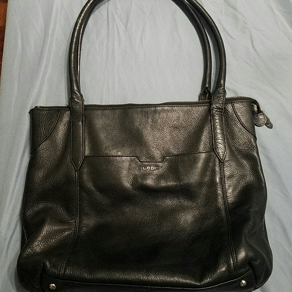 BLACK LEATHER SHOULDER HANDBAG
